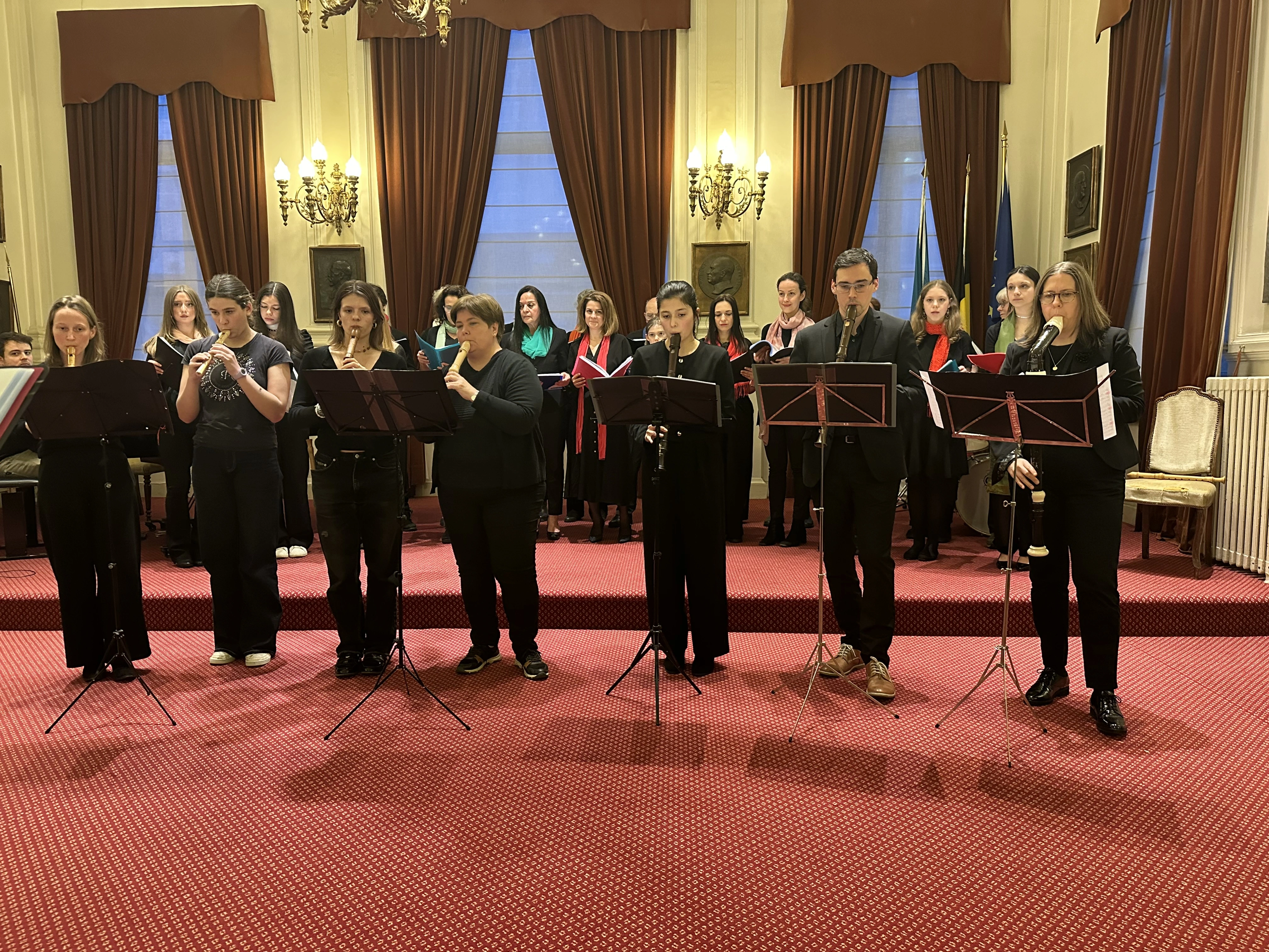 L'ensemble de flûtes à bec sur scène